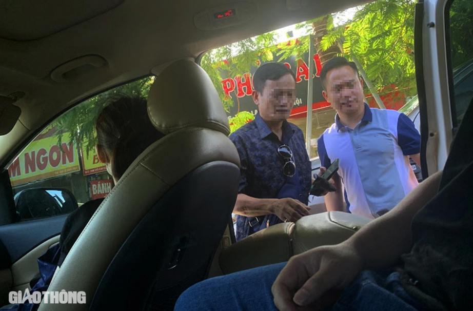 Cho ph&eacute;p xe hợp đồng dưới 9 chỗ ngồi gom kh&aacute;ch lẻ- Ảnh 1.