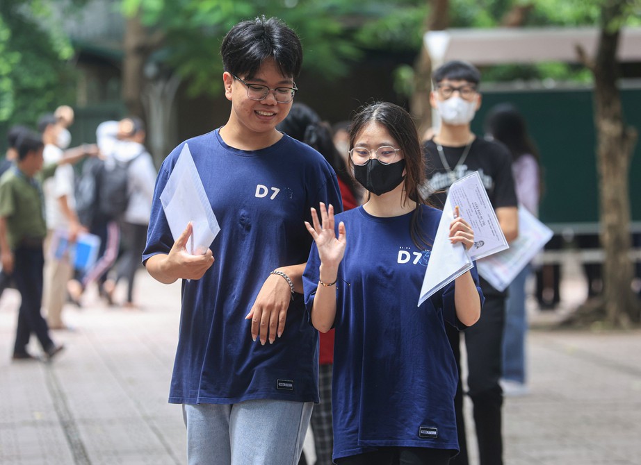 Kỳ thi tốt nghiệp THPT năm 2024: Nhiều th&iacute; sinh tự tin đạt điểm 9 m&ocirc;n Ngoại ngữ- Ảnh 1.