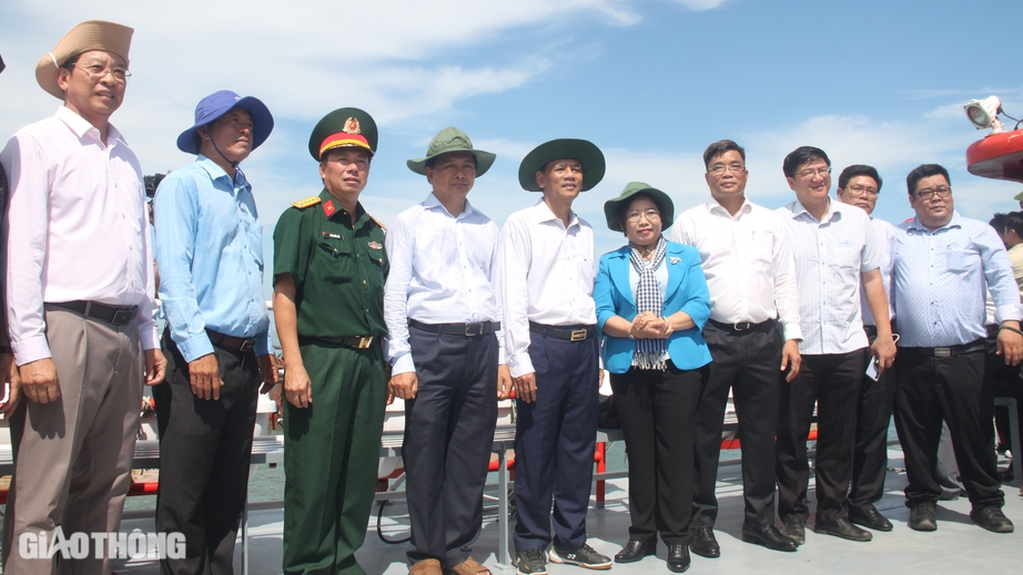 Khởi c&ocirc;ng khai th&aacute;c c&aacute;t biển đắp nền đường cao tốc Hậu Giang - C&agrave; Mau- Ảnh 1.