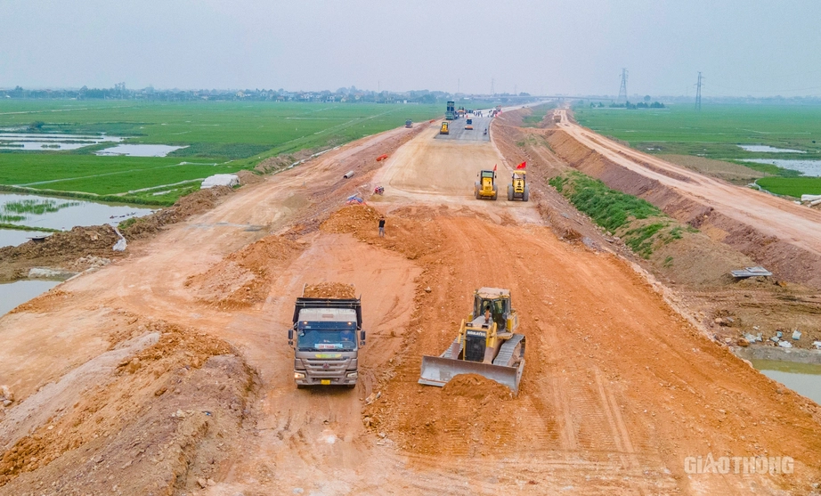 5 tháng đầu năm, dự án giao thông giải ngân 20.500 tỷ đồng- Ảnh 1. 5 tháng đầu năm, dự án giao thông giải ngân 20.500 tỷ đồng- Ảnh 1.