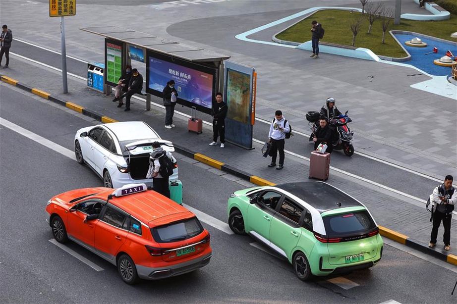 Trung Quốc t&iacute;nh thanh lọc t&agrave;i xế taxi c&ocirc;ng nghệ- Ảnh 1.