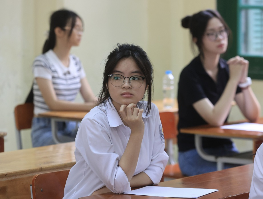 Bất ngờ 3 trường c&ugrave;ng lọt top 1 điểm chuẩn v&agrave;o lớp 10 ở H&agrave; Nội- Ảnh 1.