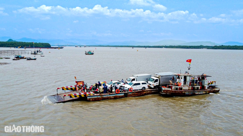 Những chuyến ph&agrave; cuối c&ugrave;ng tại bến Rừng- Ảnh 1.