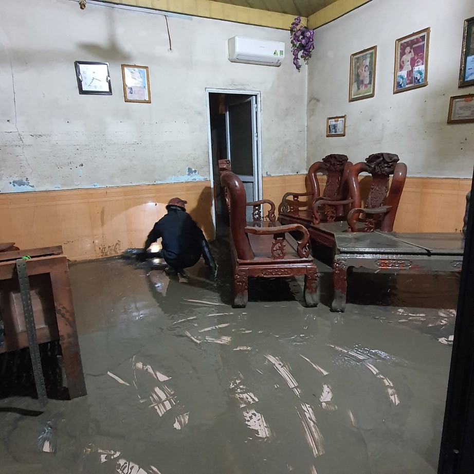 Quảng Ninh: Bất an nhiều điểm d&acirc;n cư bị ngập lụt, chia cắt giao th&ocirc;ng v&agrave;o m&ugrave;a mưa lũ- Ảnh 3.