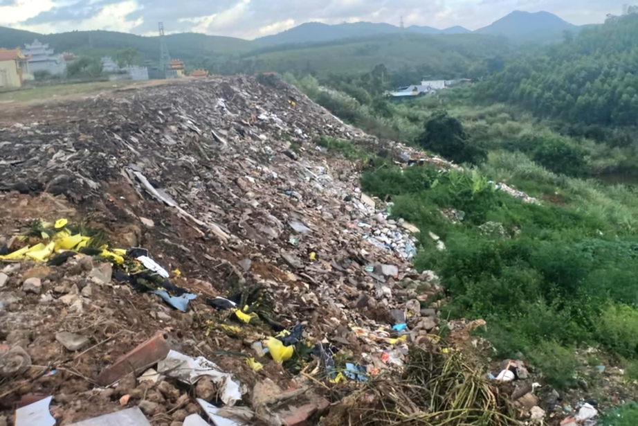 Y&ecirc;u cầu kiểm tra, xử l&yacute; sau phản &aacute;nh của B&aacute;o Giao th&ocirc;ng về nghĩa trang H&agrave; Khẩu- Ảnh 1.