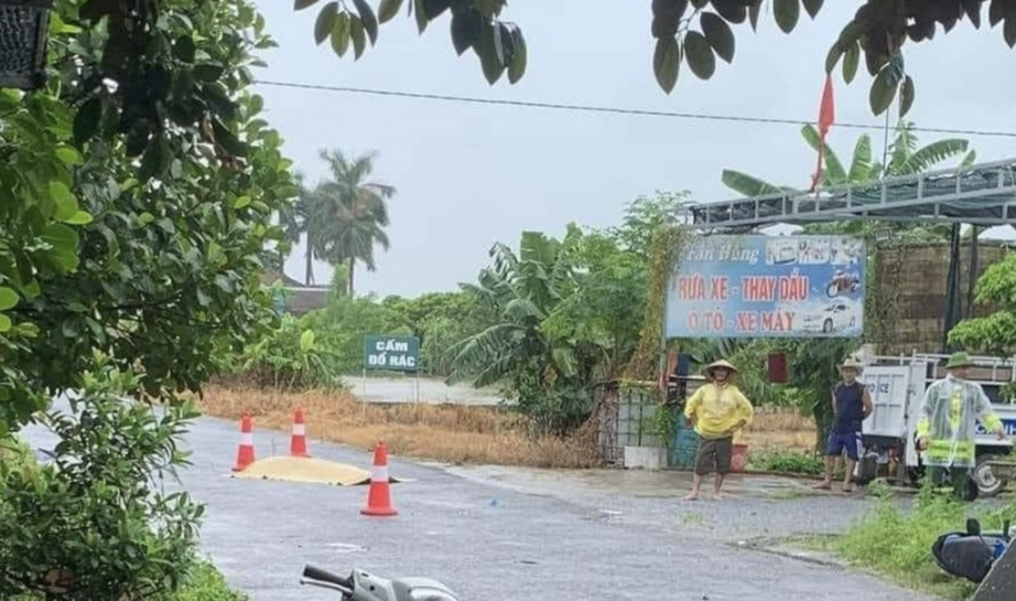 Hiện trường vụ tai nạn khiến một người tử vong.
