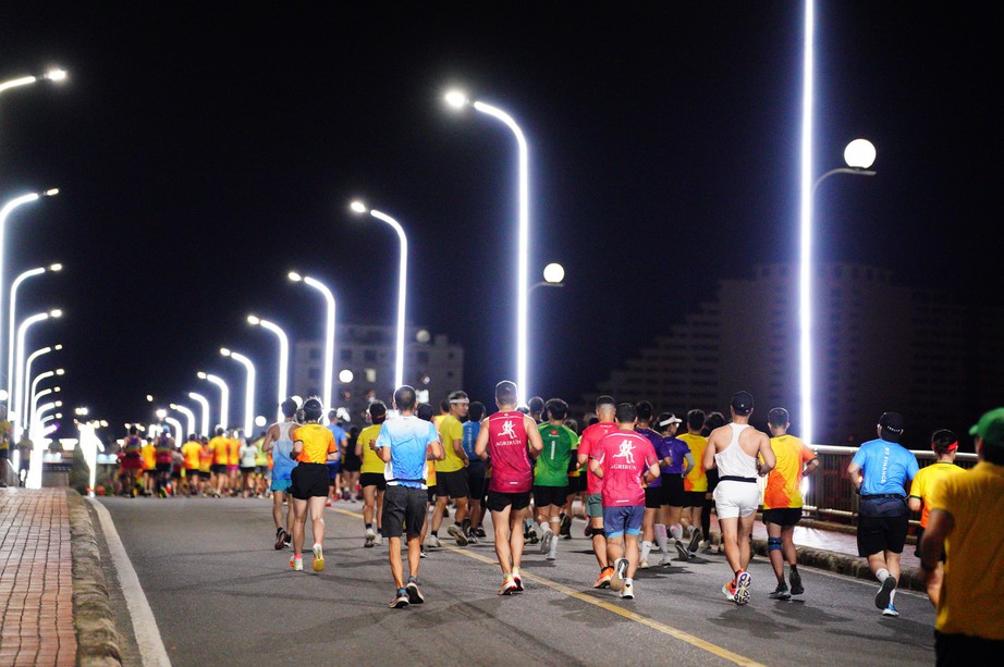 Sức khỏe hai vận động vi&ecirc;n nhập viện sau giải chạy marathon Quảng B&igrave;nh hiện ra sao?- Ảnh 2.