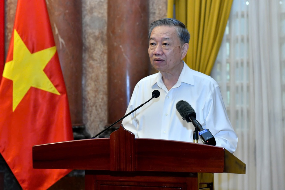 Tổng B&iacute; thư, Chủ tịch nước gặp c&aacute;n bộ từng phục vụ B&aacute;c Hồ- Ảnh 1.