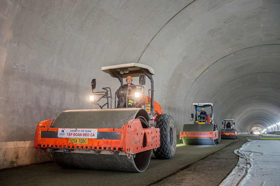 Tăng mũi thi c&ocirc;ng, ứng dụng c&ocirc;ng nghệ đẩy tiến độ cao tốc dọc miền Trung- Ảnh 3.