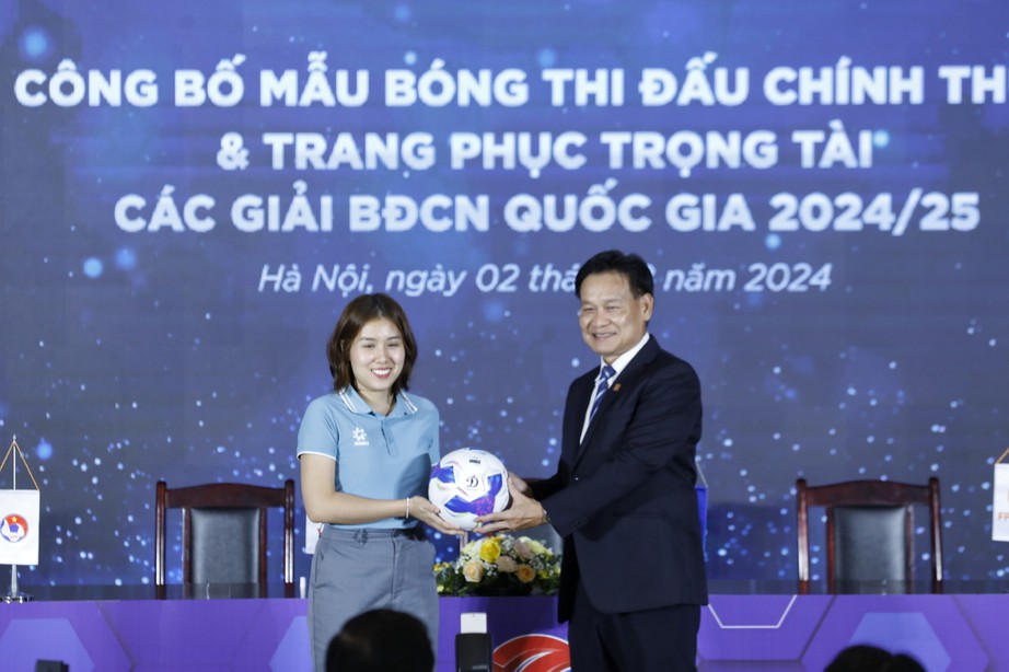 B&oacute;ng đ&aacute; Việt Nam đ&oacute;n tin vui trước m&ugrave;a giải 2024-2025- Ảnh 2.