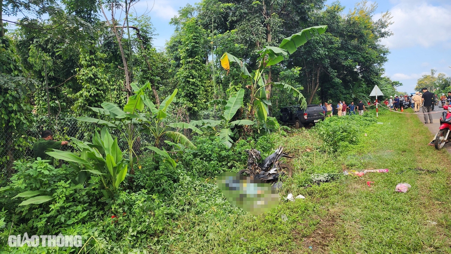 Thăm hỏi, hỗ trợ th&acirc;n nh&acirc;n cặp vợ chồng v&agrave; con trai bị xe b&aacute;n tải t&ocirc;ng tử vong- Ảnh 3.