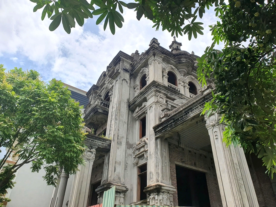 Biệt thự đồ sộ nằm tr&ecirc;n 7 l&ocirc; đất v&agrave;ng bị bỏ hoang ở Hải Dương- Ảnh 8.