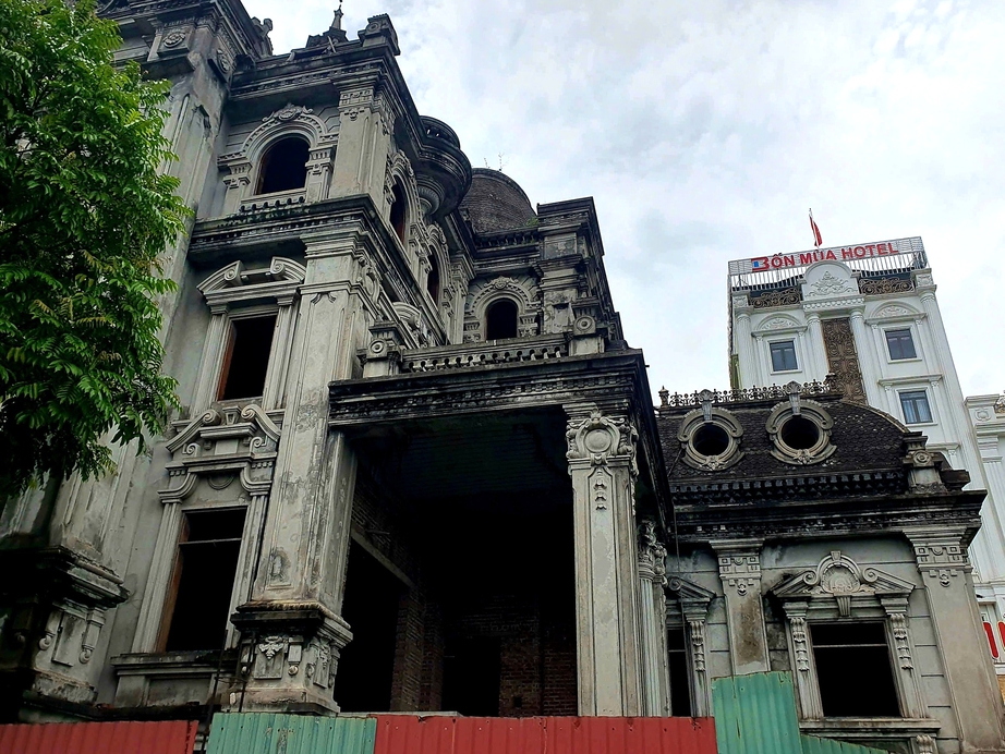 Biệt thự đồ sộ nằm tr&ecirc;n 7 l&ocirc; đất v&agrave;ng bị bỏ hoang ở Hải Dương- Ảnh 10.