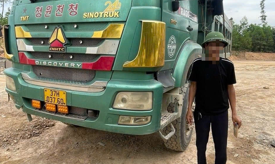 Xử l&yacute; t&agrave;i xế xe HOWO vượt ẩu, su&yacute;t g&acirc;y tai nạn tr&ecirc;n QL7C- Ảnh 2.