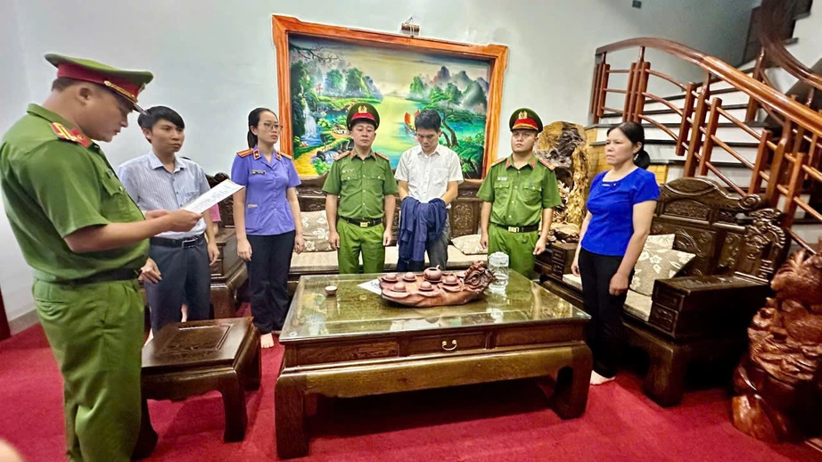 Khởi tố, bắt tạm giam Ph&oacute; gi&aacute;m đốc Sở C&ocirc;ng thương Lai Ch&acirc;u - Ảnh 1.