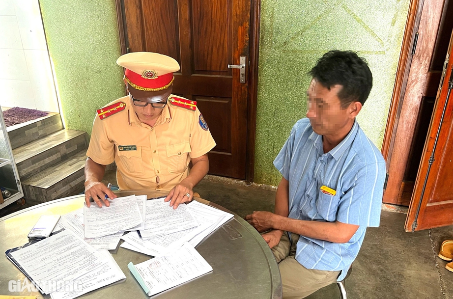 Ph&aacute;t hiện l&aacute;i xe kh&aacute;ch dương t&iacute;nh với ma t&uacute;y đ&aacute; khi đang chở 45 người- Ảnh 1.