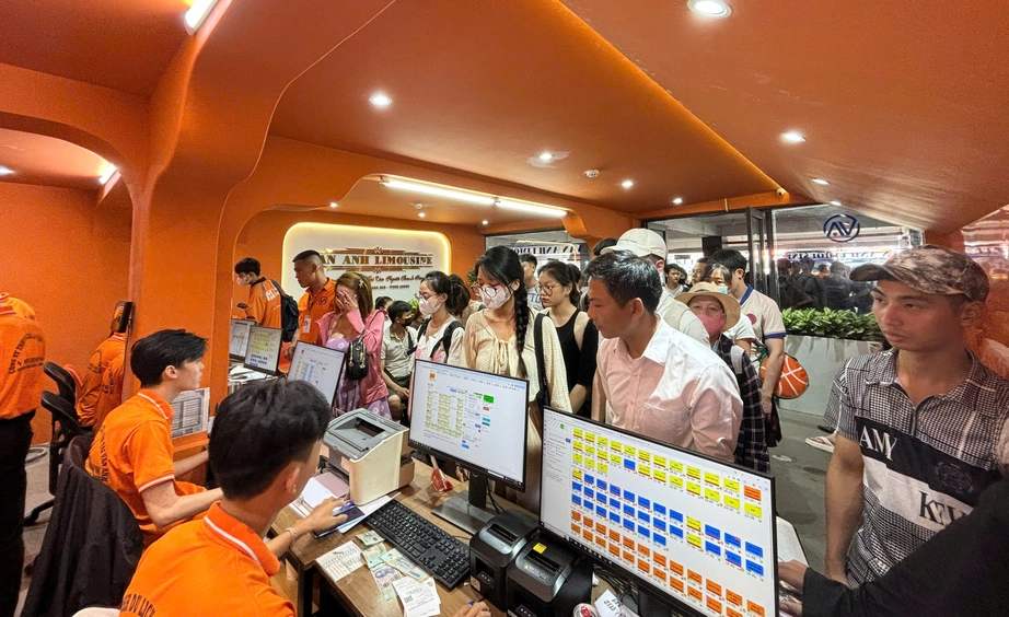 &ldquo;Ch&aacute;y&rdquo; v&eacute; nhiều tuyến xe kh&aacute;ch ng&agrave;y cuối trước kỳ nghỉ lễ 2/9- Ảnh 2.