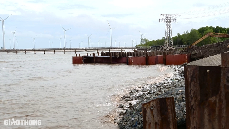 Cận cảnh sạt lở đ&ecirc; Biển Đ&ocirc;ng ở Bạc Li&ecirc;u- Ảnh 7.