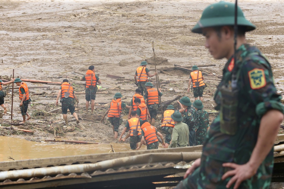 L&atilde;nh đạo c&aacute;c nước chia sẻ với mất m&aacute;t của Việt Nam sau b&atilde;o số 3- Ảnh 1.