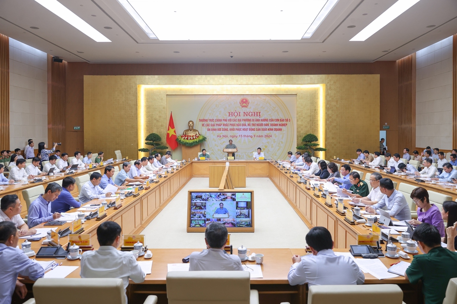 Thủ tướng nhiều lần nghẹn giọng, bật kh&oacute;c khi đề cập tới mất m&aacute;t của người d&acirc;n do b&atilde;o Yagi- Ảnh 3.