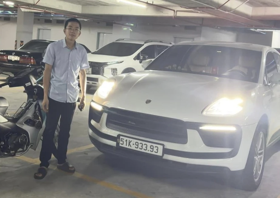 Chuyện chưa kể về b&aacute;c sĩ b&aacute;n si&ecirc;u xe Porsche Macan 3 tỷ lấy tiền ủng hộ người d&acirc;n v&ugrave;ng lũ- Ảnh 1.