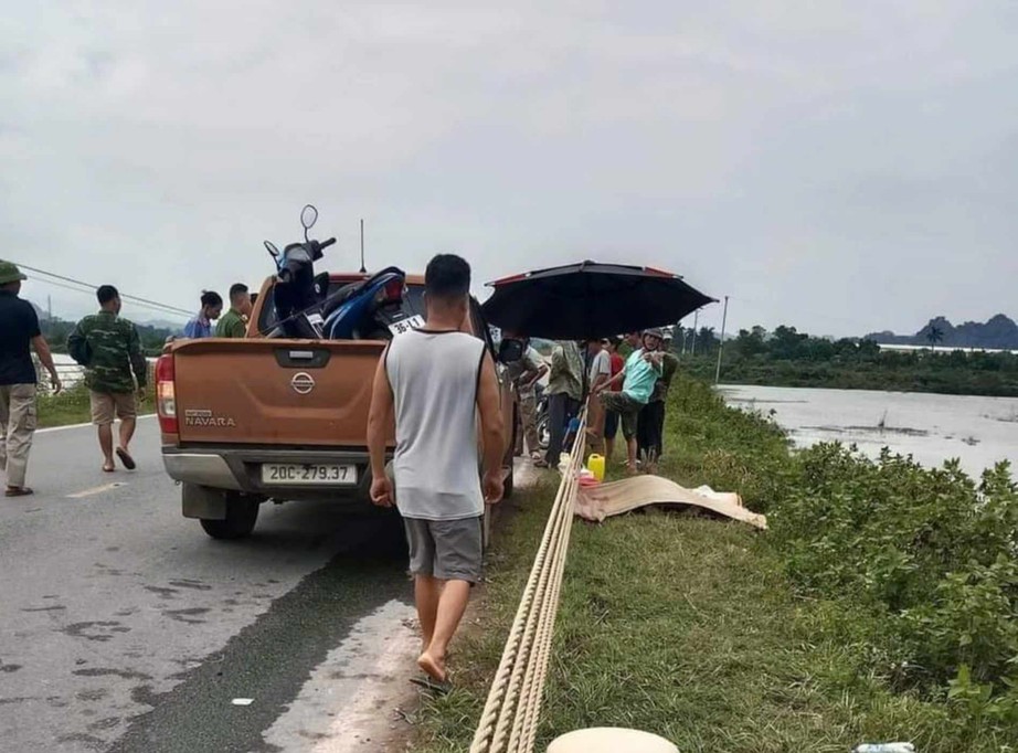 Hòa Bình: Xe máy chạy lấn làn tông trực diện ô tô, nam thanh niên tử vong- Ảnh 1. Hòa Bình: Xe máy chạy lấn làn tông trực diện ô tô, nam thanh niên tử vong- Ảnh 1.