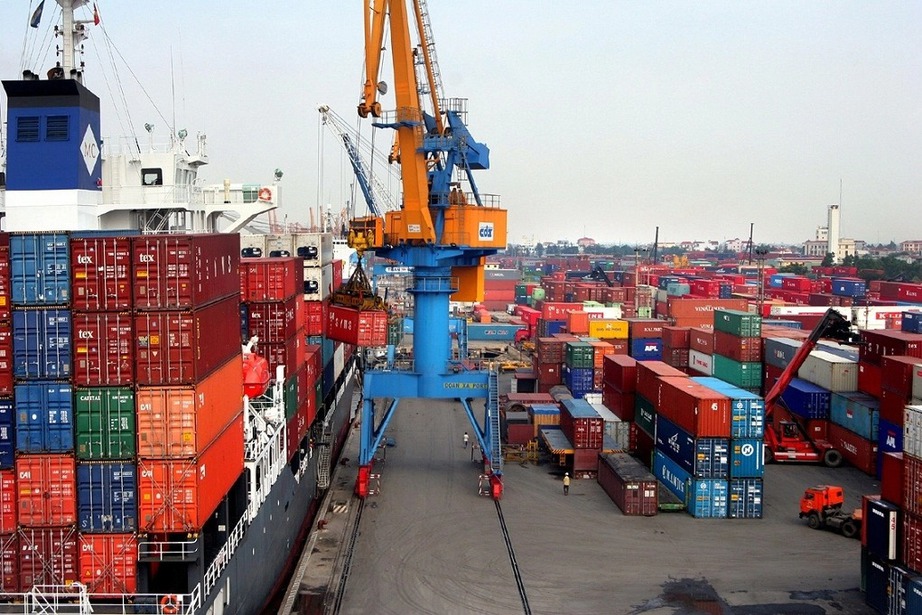 Xuất khẩu những th&aacute;ng cuối năm: Nhiều thuận lợi cho dệt may, da gi&agrave;y v&agrave; n&ocirc;ng sản- Ảnh 1.