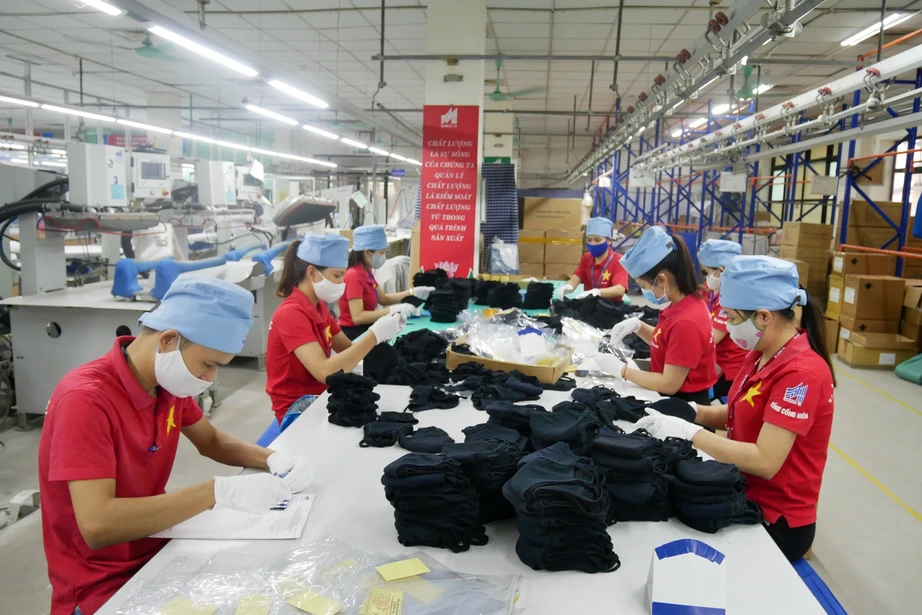 Xuất khẩu những th&aacute;ng cuối năm: Nhiều thuận lợi cho dệt may, da gi&agrave;y v&agrave; n&ocirc;ng sản- Ảnh 2.