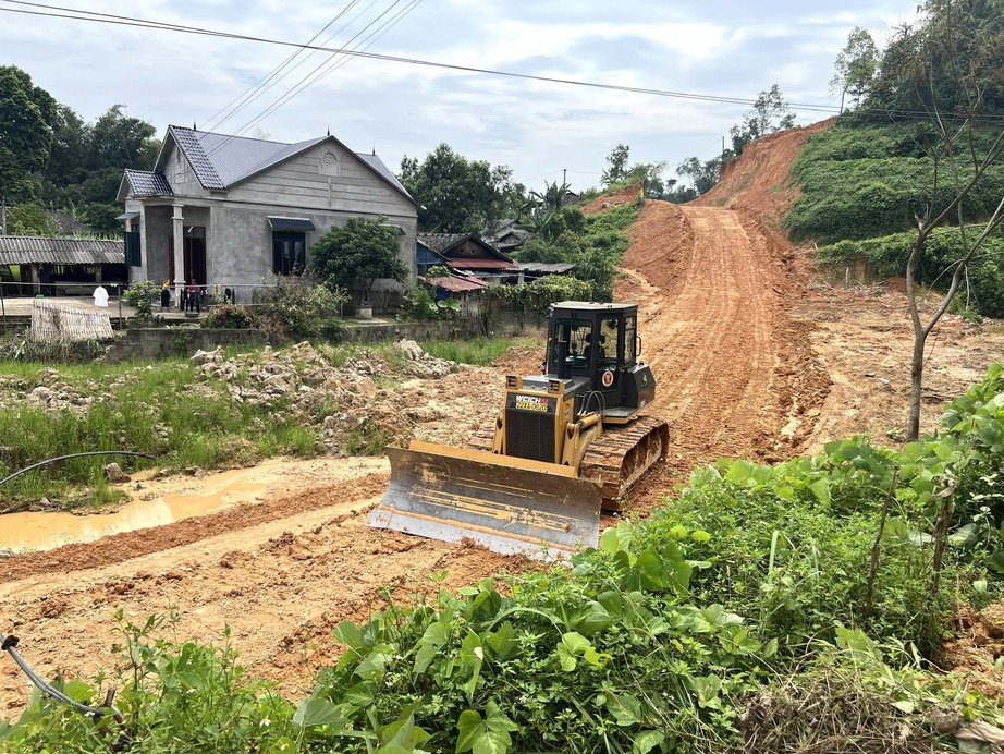 Mặt bằng "x&ocirc;i đỗ", m&aacute;y m&oacute;c thi c&ocirc;ng hai cao tốc qua Lạng Sơn "&aacute;n binh bất động"- Ảnh 1.