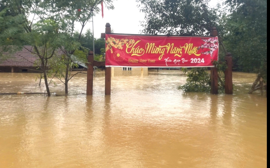 "L&agrave;ng du lịch tốt nhất thế giới" ngập s&acirc;u trong nước, người d&acirc;n sinh sống thế n&agrave;o?- Ảnh 1.