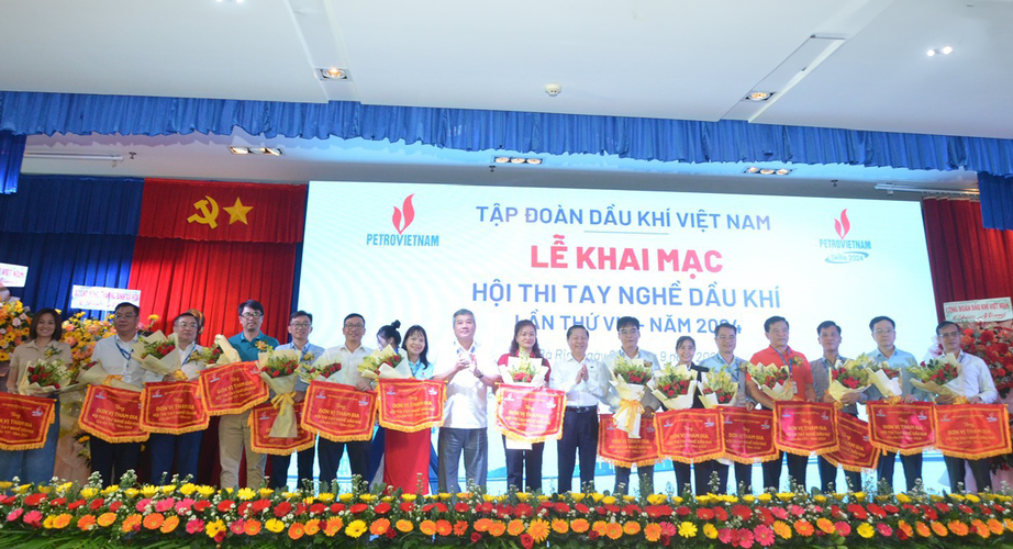 Petrovietnam khai mạc hội thi tay nghề dầu kh&iacute; năm 2024- Ảnh 1.