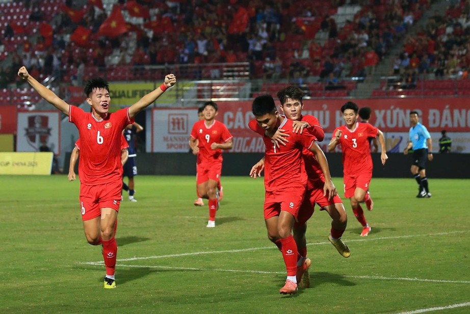 V&ograve;ng loại U20 ch&acirc;u &Aacute; 2025: C&ocirc;ng Phương tỏa s&aacute;ng, U20 Việt Nam thắng dễ Guam- Ảnh 1.