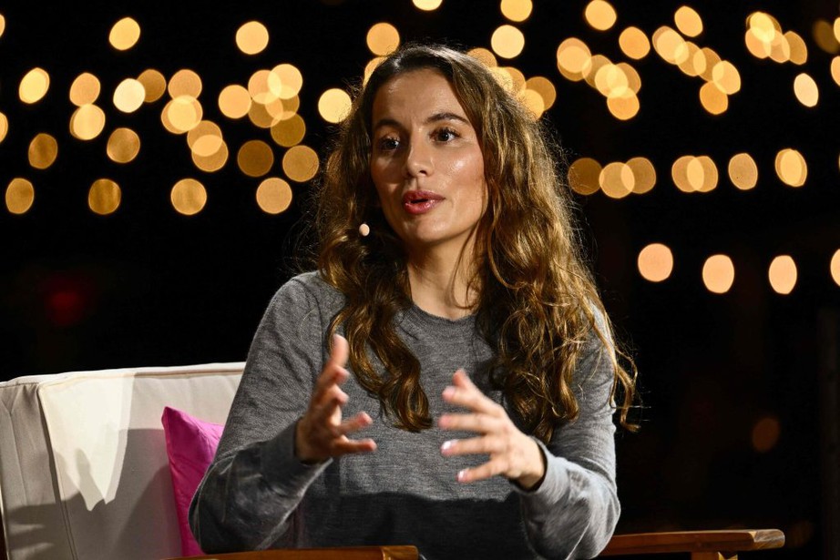 OpenAI doanh thu 3,7 tỷ đô la, nhưng lỗ hơn 5 tỷ - Ảnh 2. OpenAI doanh thu 3,7 tỷ đô la, nhưng lỗ hơn 5 tỷ - Ảnh 2.