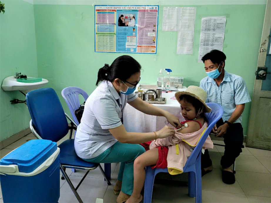 Gần 17.000 trẻ được ti&ecirc;m vaccine sởi dịp nghỉ lễ 2/9 tại TP.HCM- Ảnh 1.