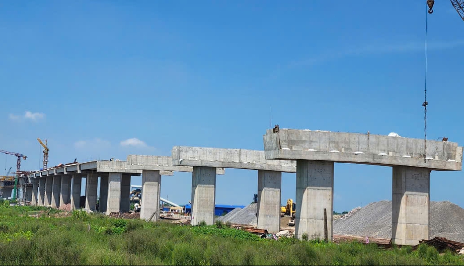 Tăng tốc thi c&ocirc;ng cầu vượt s&ocirc;ng Đ&aacute;y nối Nam Định - Ninh B&igrave;nh- Ảnh 4.