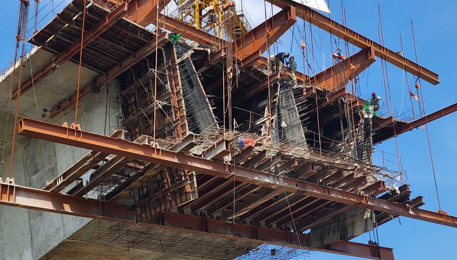 Tăng tốc thi c&ocirc;ng cầu vượt s&ocirc;ng Đ&aacute;y nối Nam Định - Ninh B&igrave;nh- Ảnh 1.