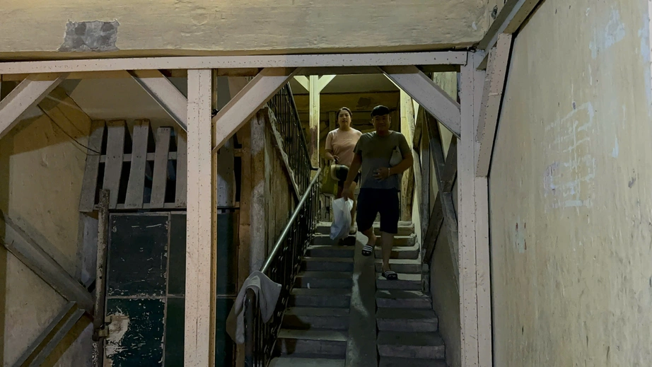 Cận cảnh nơi ở tạm của 160 người H&agrave; Nội phải di dời để tr&aacute;nh si&ecirc;u b&atilde;o- Ảnh 8.