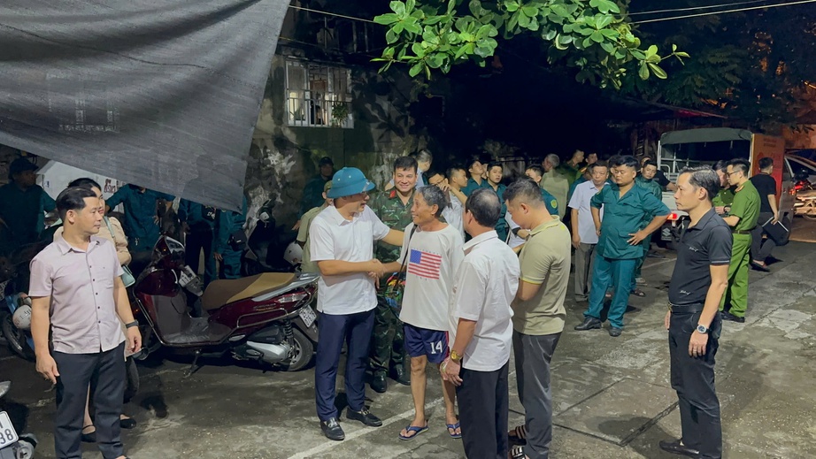 Cận cảnh nơi ở tạm của 160 người H&agrave; Nội phải di dời để tr&aacute;nh si&ecirc;u b&atilde;o- Ảnh 1.