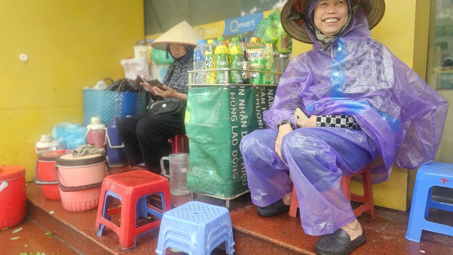 Đường phố H&agrave; Nội vắng lặng trước b&atilde;o số 3 Yagi- Ảnh 10.