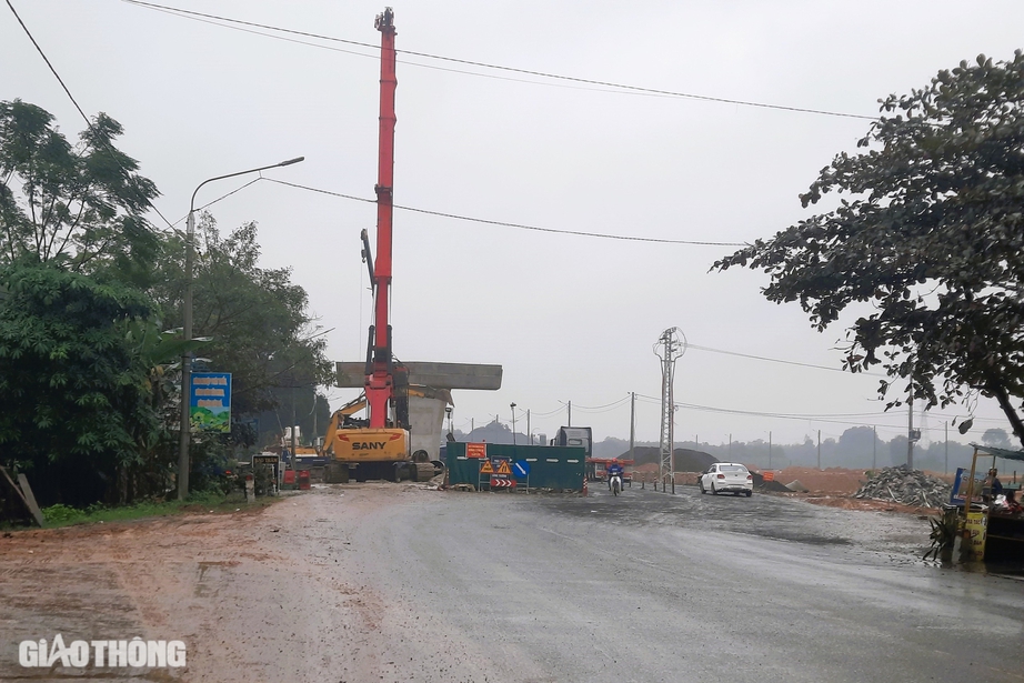 Gỡ vướng mặt bằng c&aacute;c n&uacute;t giao, cầu vượt tr&ecirc;n cao tốc Vạn Ninh - Cam Lộ- Ảnh 2.