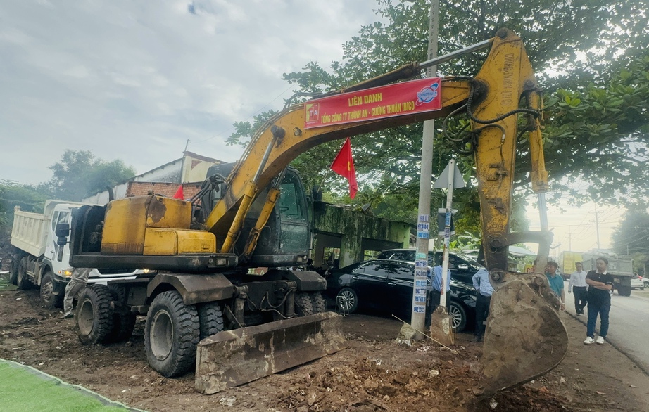 Động thổ x&acirc;y dựng đường 25C hơn 647 tỷ kết nối đến s&acirc;n bay Long Th&agrave;nh- Ảnh 1.