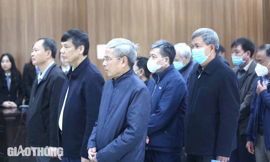 Tuy&ecirc;n &aacute;n cựu B&iacute; thư tỉnh ủy Thanh H&oacute;a Trịnh Văn Chiến c&ugrave;ng đồng phạm- Ảnh 4.