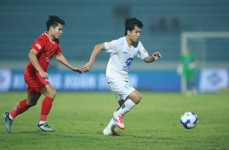 V-League: Nam Định tự "bắn" vào chân, Hà Nội FC thắng dễ đội cuối bảng - Ảnh 1. V-League: Nam Định tự "bắn" vào chân, Hà Nội FC thắng dễ đội cuối bảng - Ảnh 1.