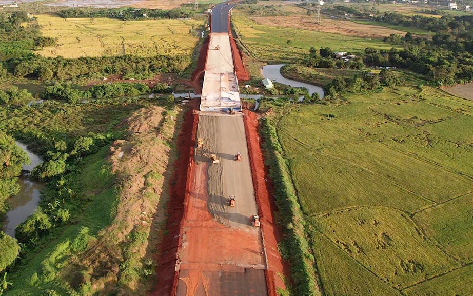 Kh&ocirc;ng để sự cố sập dầm cầu suối Nhum ảnh hưởng tiến độ cao tốc Bi&ecirc;n H&ograve;a - Vũng T&agrave;u- Ảnh 1.