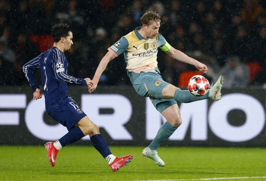 Champions League: Dẫn trước 2 b&agrave;n, Man City vẫn thua ngược tr&ecirc;n s&acirc;n PSG - Ảnh 1.