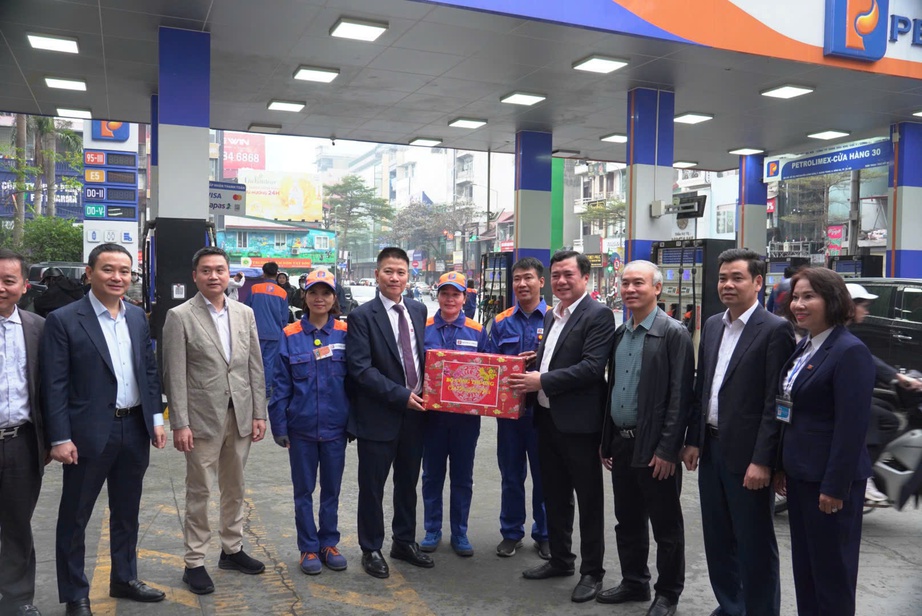 Nhu cầu xăng dầu tăng cao dịp tết Ất Tỵ, Bộ C&ocirc;ng thương "vi h&agrave;nh" kiểm tra nguồn cung- Ảnh 1.