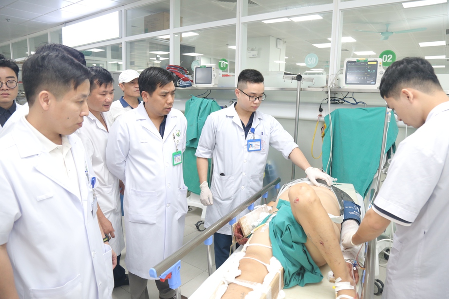 Hai ngày đầu kỳ nghỉ Tết Ất Tỵ, cấp cứu nhiều vụ TNGT- Ảnh 1. Hai ngày đầu kỳ nghỉ Tết Ất Tỵ, cấp cứu nhiều vụ TNGT- Ảnh 1.