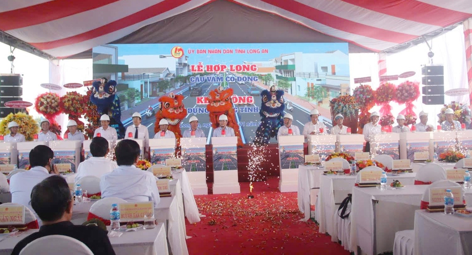 Khởi c&ocirc;ng đường gần 1.000 tỷ đồng ở Long An kết nối cửa khẩu quốc gia- Ảnh 1.