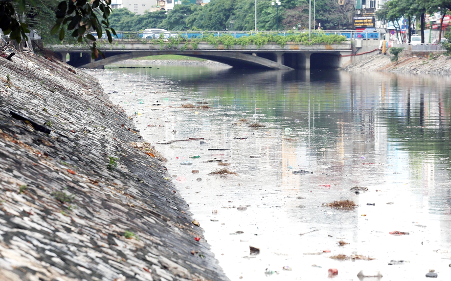 Hà Nội đề xuất chi 550 tỷ đồng hồi sinh sông Tô Lịch- Ảnh 1. Hà Nội đề xuất chi 550 tỷ đồng hồi sinh sông Tô Lịch- Ảnh 1.