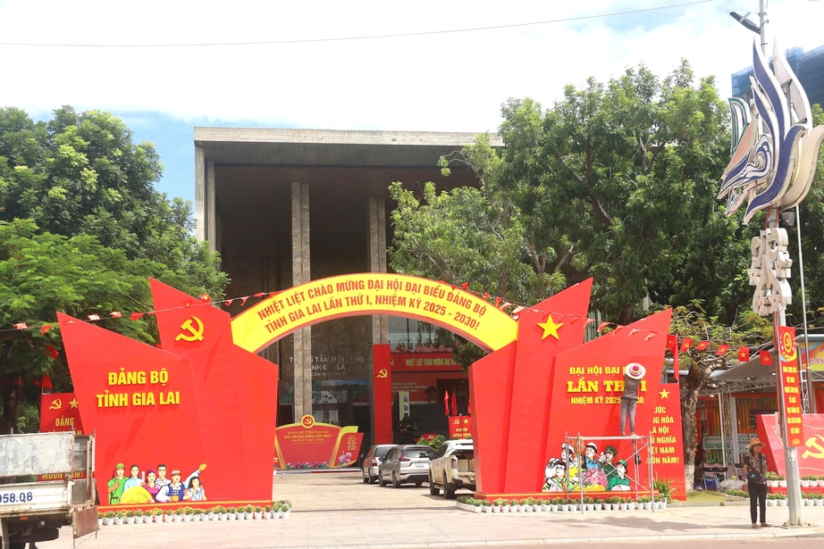 Đại hội Đảng bộ Gia Lai lần thứ I: X&acirc;y dựng tỉnh ph&aacute;t triển kh&aacute; trong cả nước- Ảnh 3.